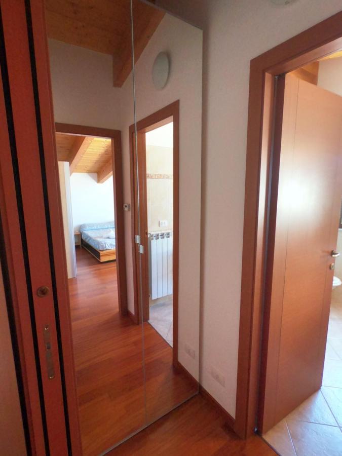 Attico Petfriendly Con Terrazzo, Via Del Borgo Apartment Montesilvano Bagian luar foto